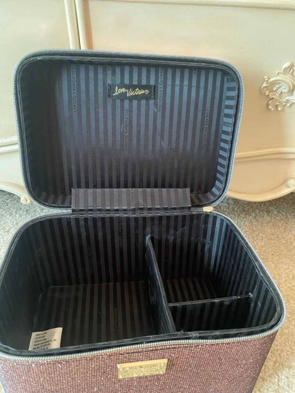 Victoria's Secret Rose Gold and Glitter Cosmetic Case - Picture 6 of 7